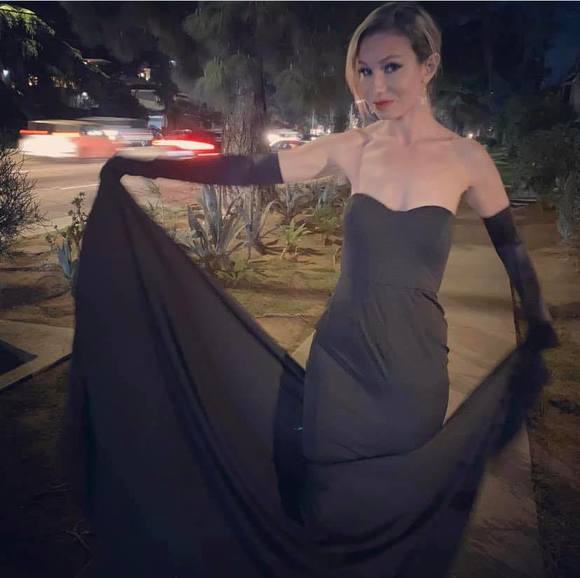 Meet your Posher, Jessica - Picture 1 of 1